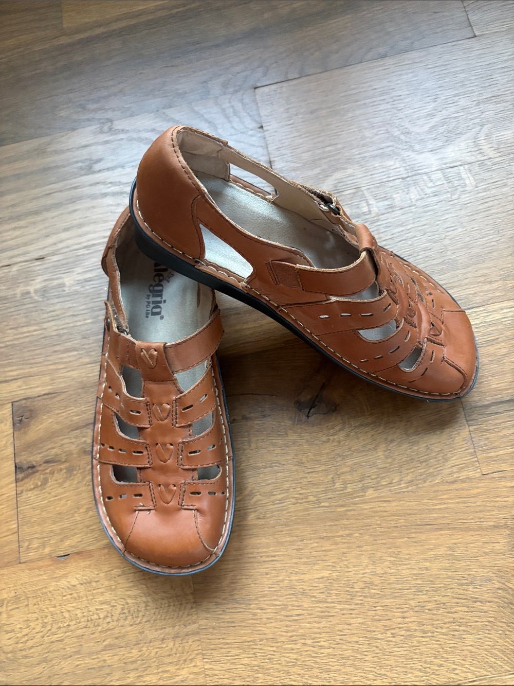 Alegria Women’s Tan Leather Closed-Toe Fisherman Sandals 39 stitching comfy EUC